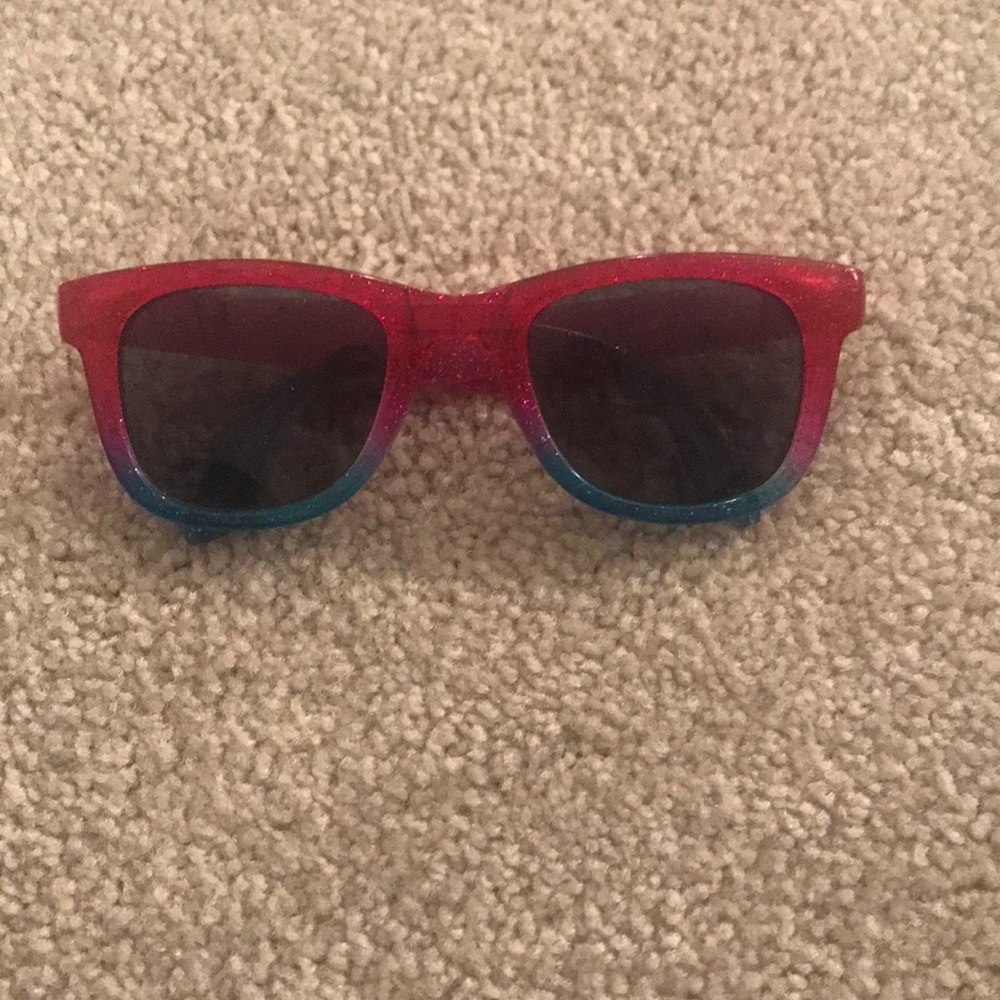 Foldable sunglasses